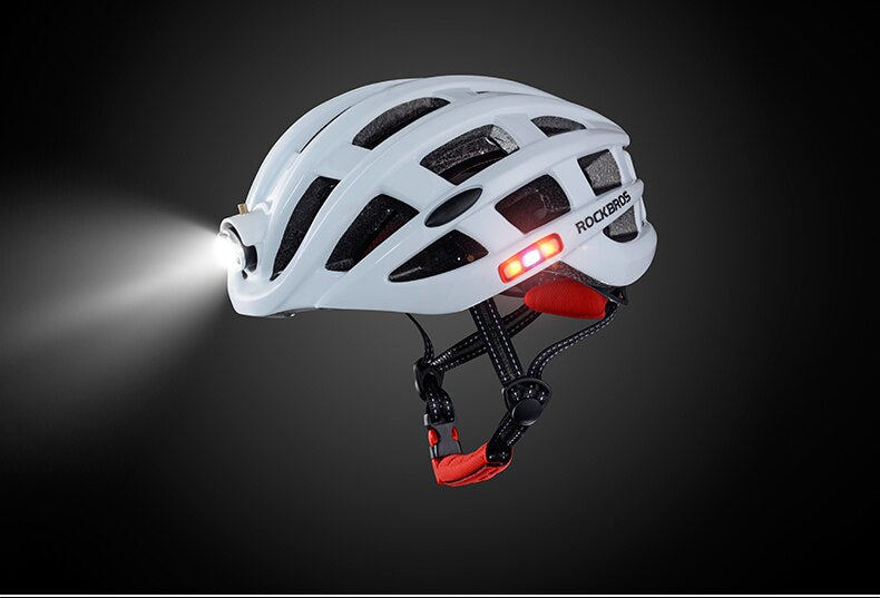 Casco con linterna y luces