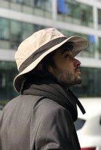 Cargar imagen en el visor de la galería, Casco de Sombrero de Sol